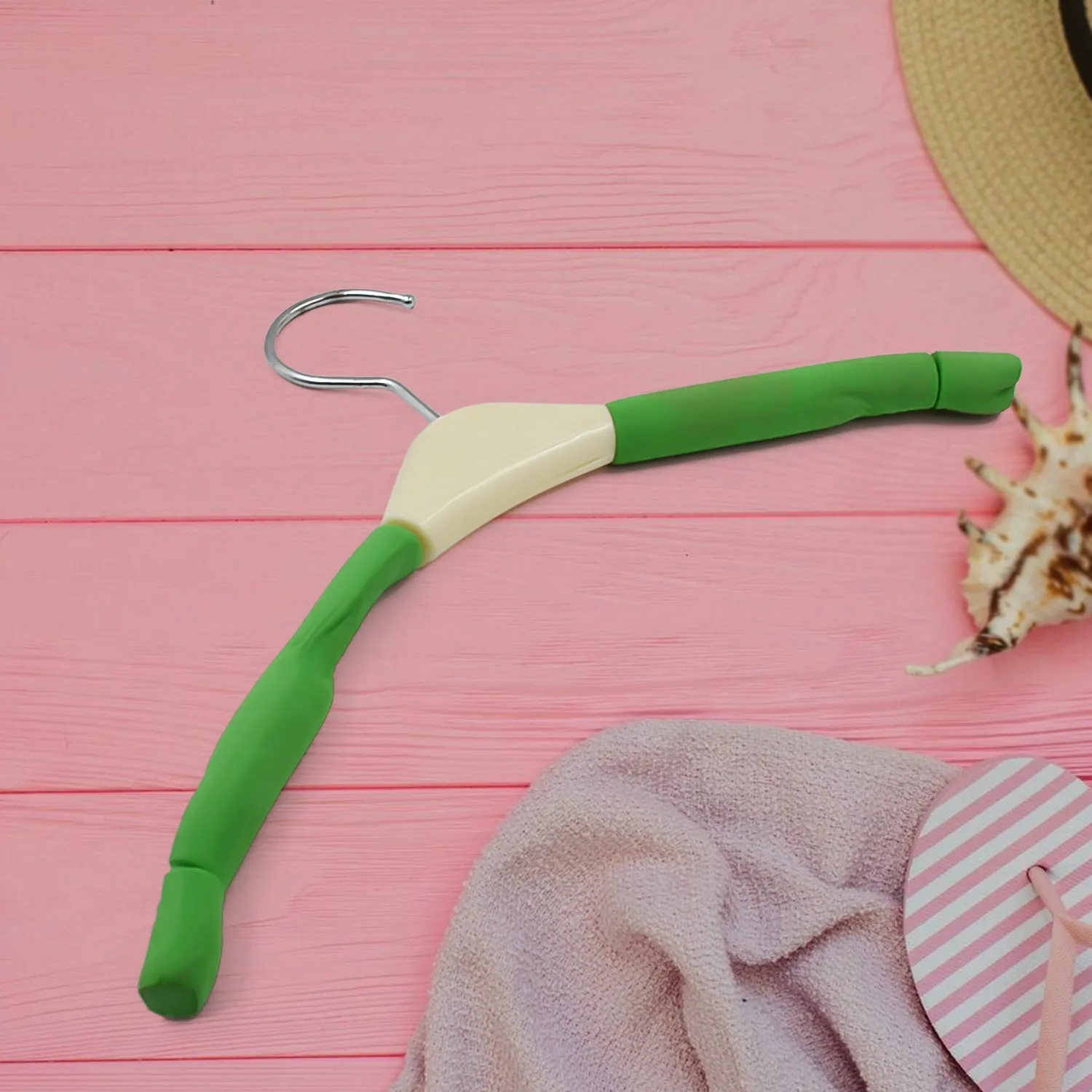 Durable Sponge Hanger for Clothes & Dresses (1 Pc)