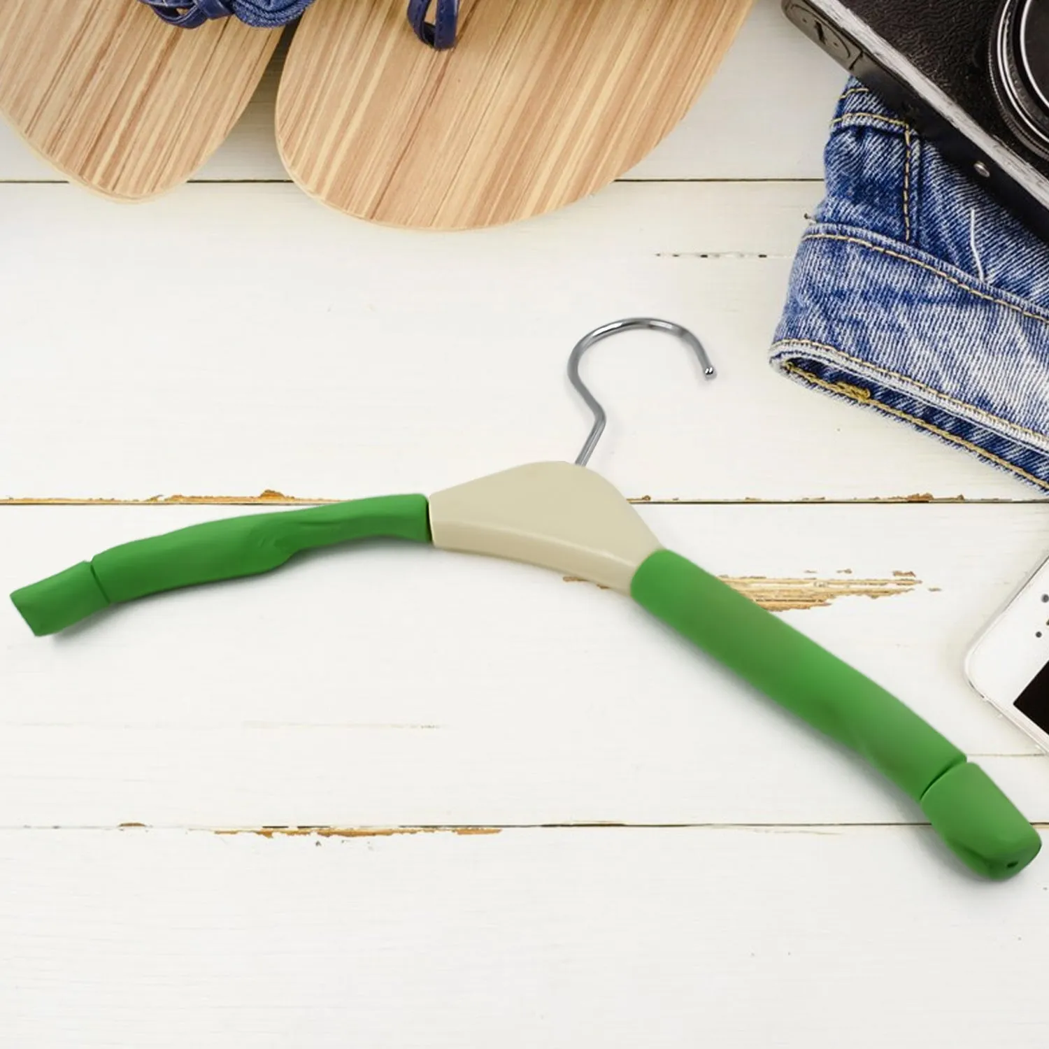Durable Sponge Hanger for Clothes & Dresses (1 Pc)